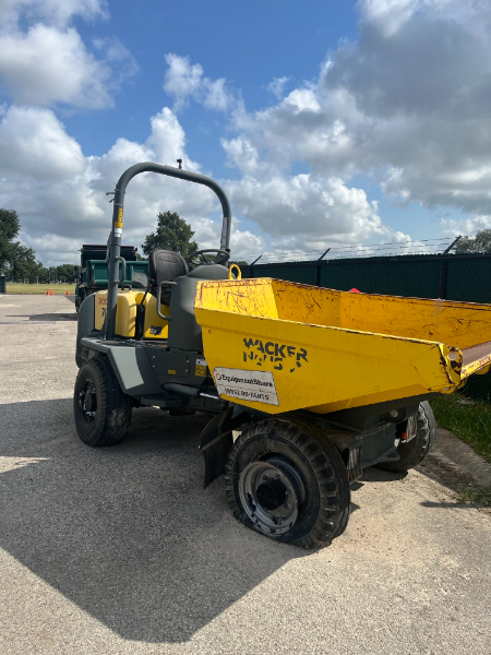 2013 Wacker Neuson Front Dumper photo 5