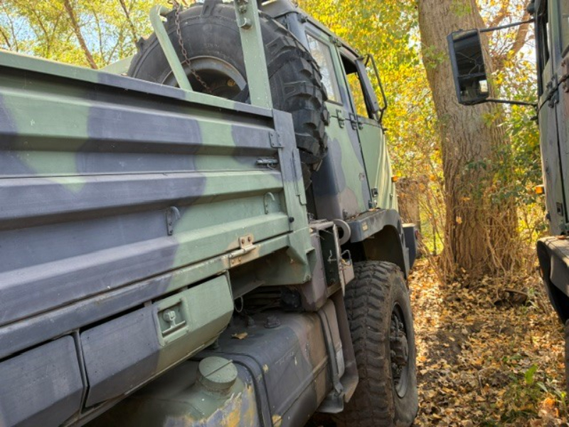 1997 Stewart & Stevenson M-1093 Truck photo 3