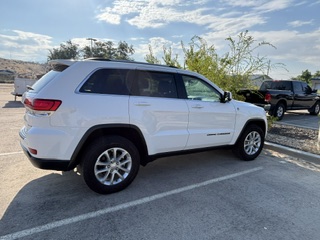 2021 Jeep Grand Cherokee photo 2