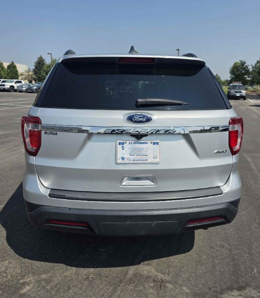 2018 Ford Explorer photo 4